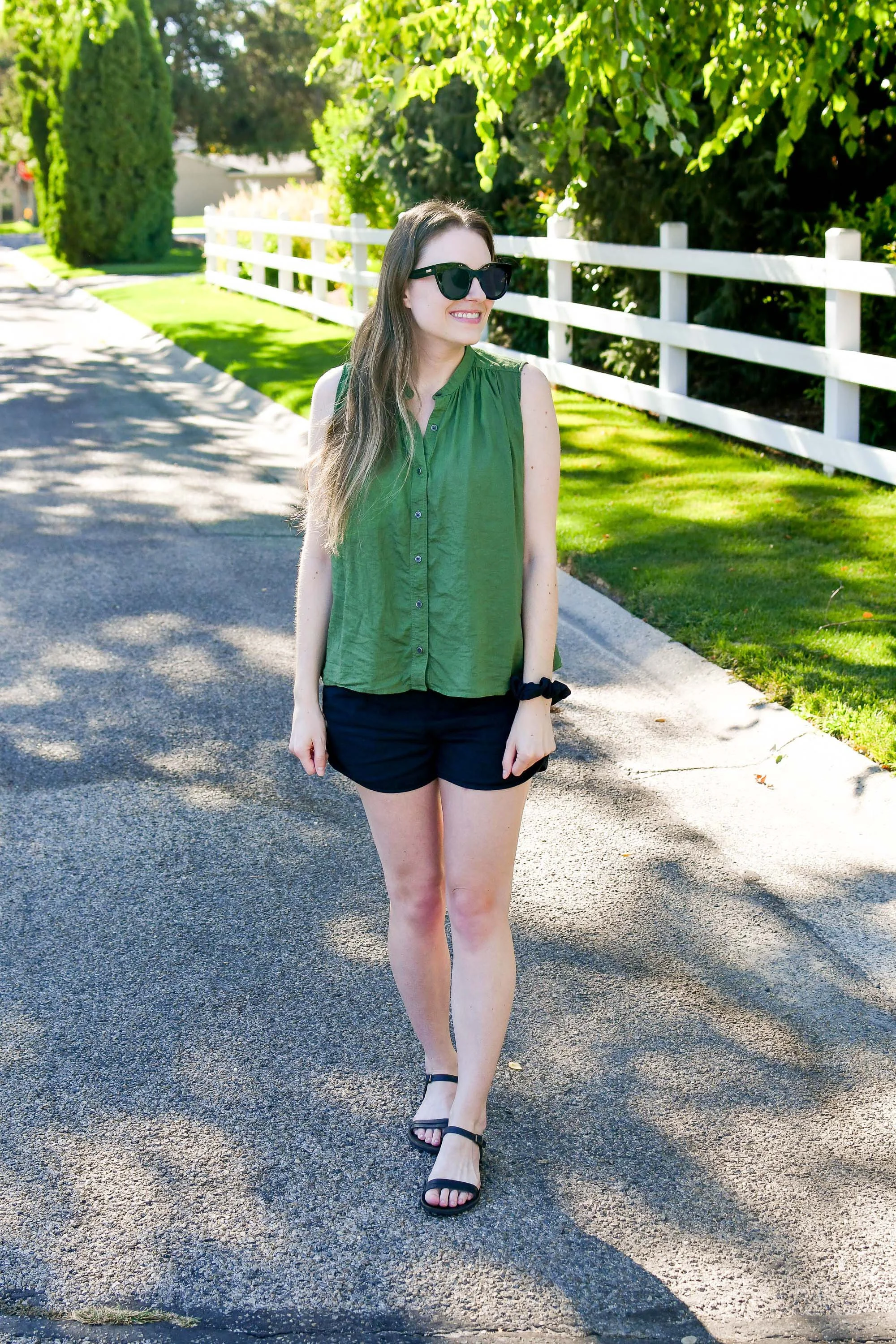 12 Black Shorts Outfit Ideas